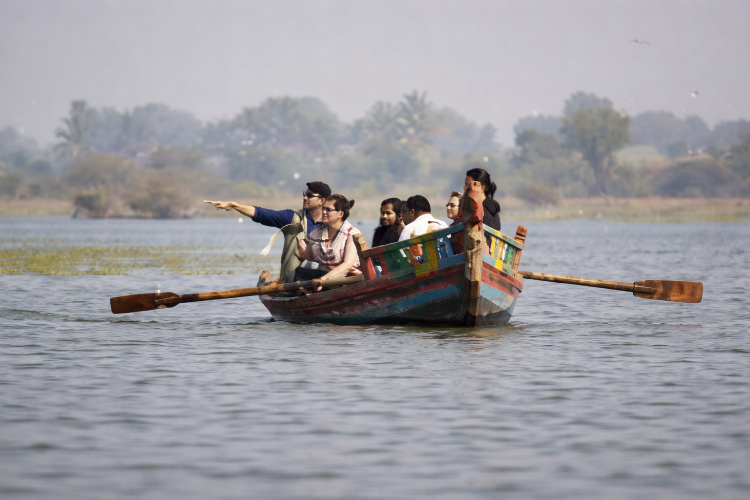 Boat Joy Rides - Slow-paced boat rides on the lake for visual horizon reset - 2